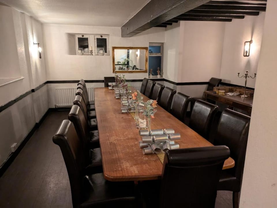 Lake District Pub with 10 en-suite rooms House in Hawkshead