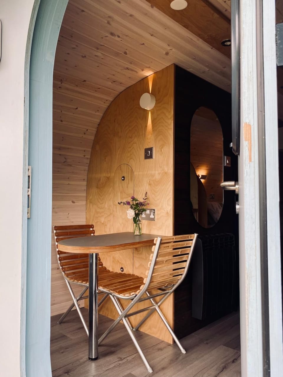 Seating area, Dining area