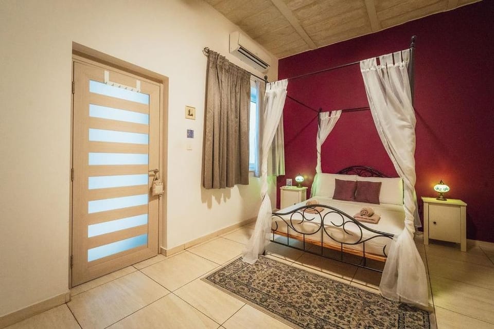 Charming 2-Bedroom in the Heart of La Valletta Apartment in Valletta