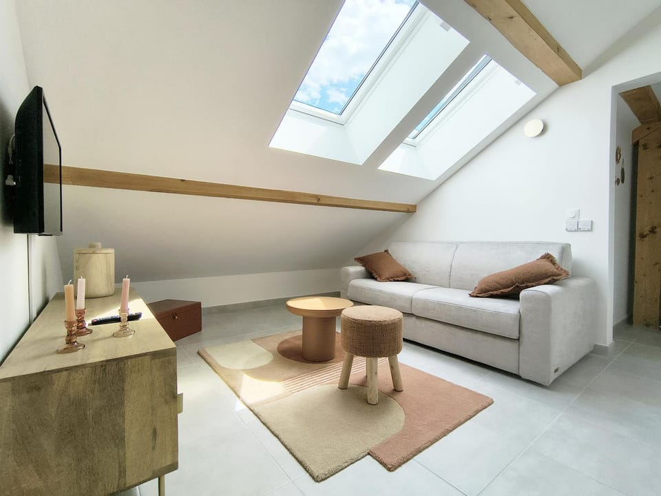 Communal lounge/ TV room, Living room