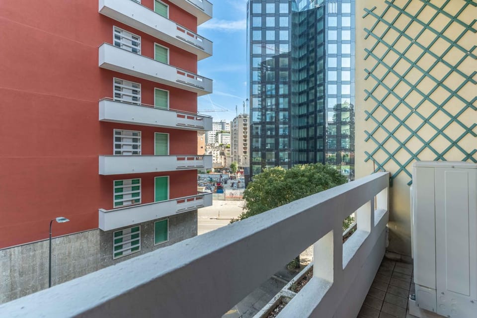 View (from property/room), Balcony/Terrace, City view
