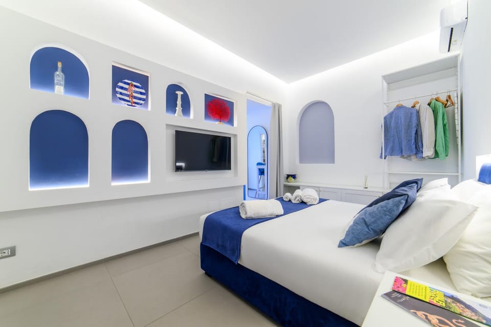 TV and multimedia, Photo of the whole room, Bedroom, flat iron, towels, towels, wardrobe