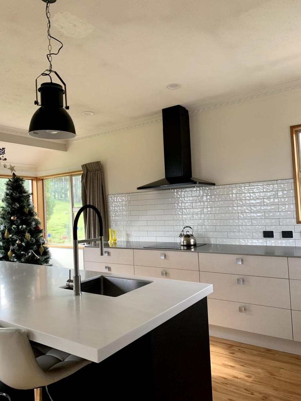 Cheerful country home with 3-bedrooms, 2-bathrooms House in Dunedin