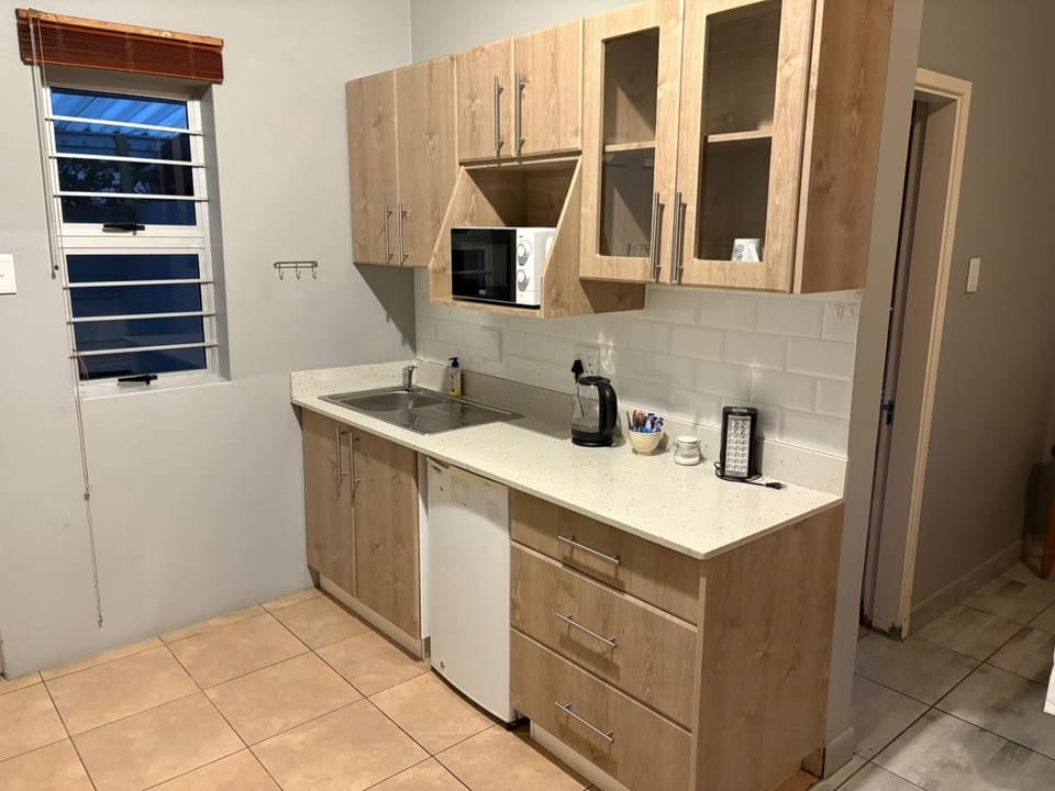 Kitchen or kitchenette, kitchen