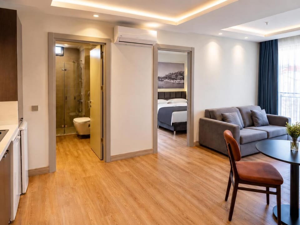 Bathroom, Living room, Bedroom, kitchen
