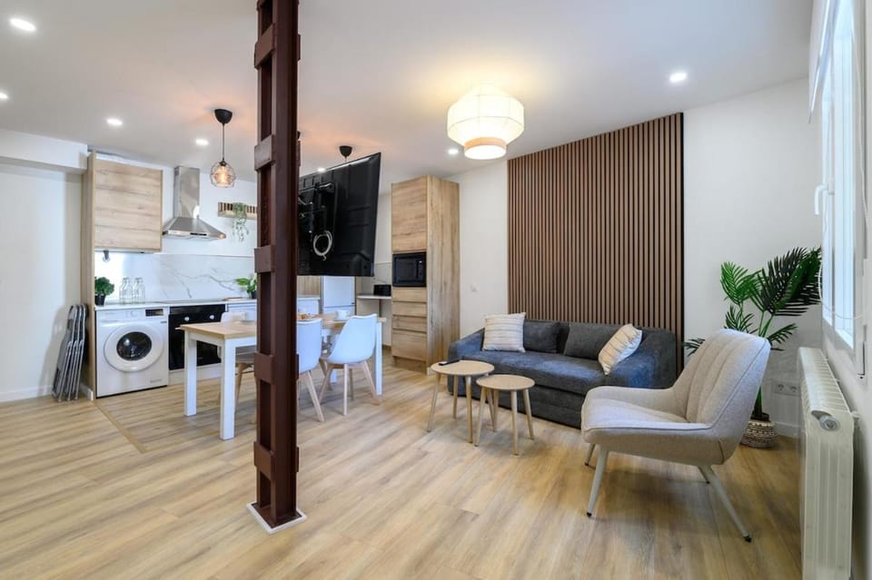 APT-Inside the Wall-Family,Games,Relax,History Apartment in Ávila‎