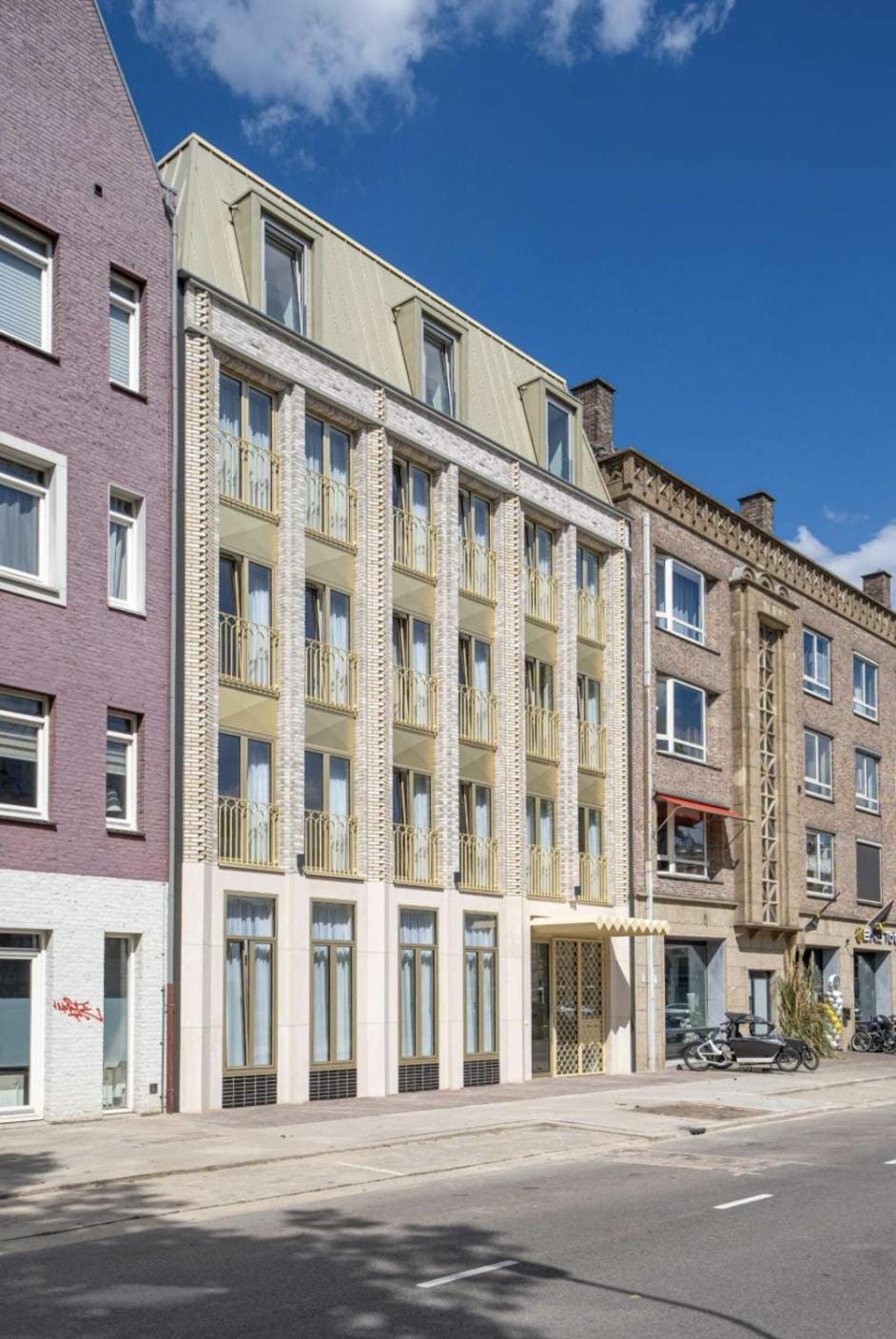 Property building, Neighbourhood