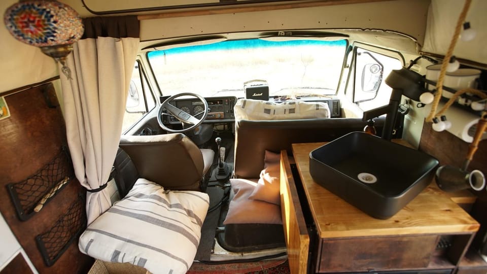 Ratlook bus Sevan Luxury tent in Armenia
