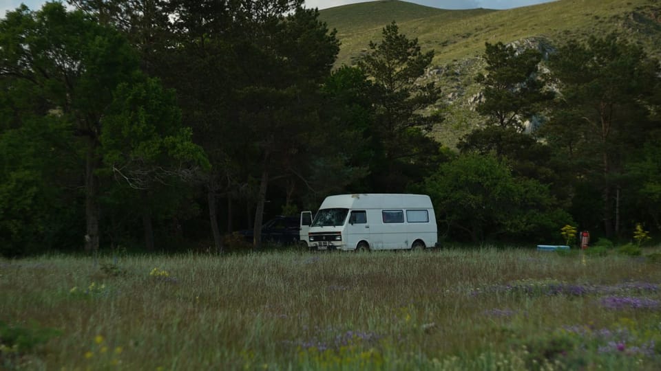 Ratlook bus Sevan Luxury tent in Armenia