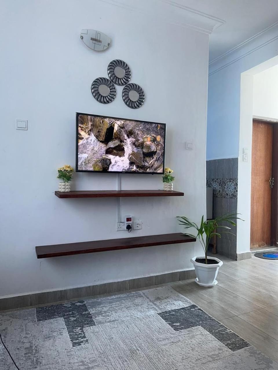 Communal lounge/ TV room
