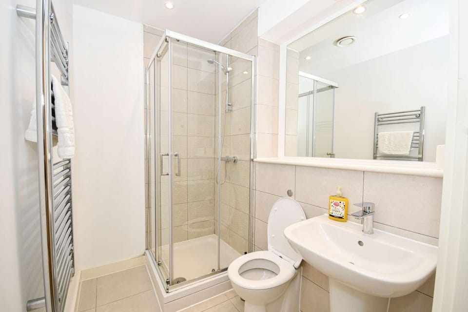 Modern 1 Bed Apartment with Views in Manchester Apartment in Salford