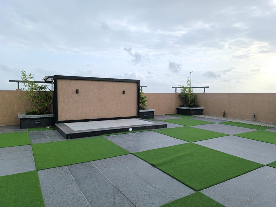 Property building, Garden, Evening entertainment, Garden view
