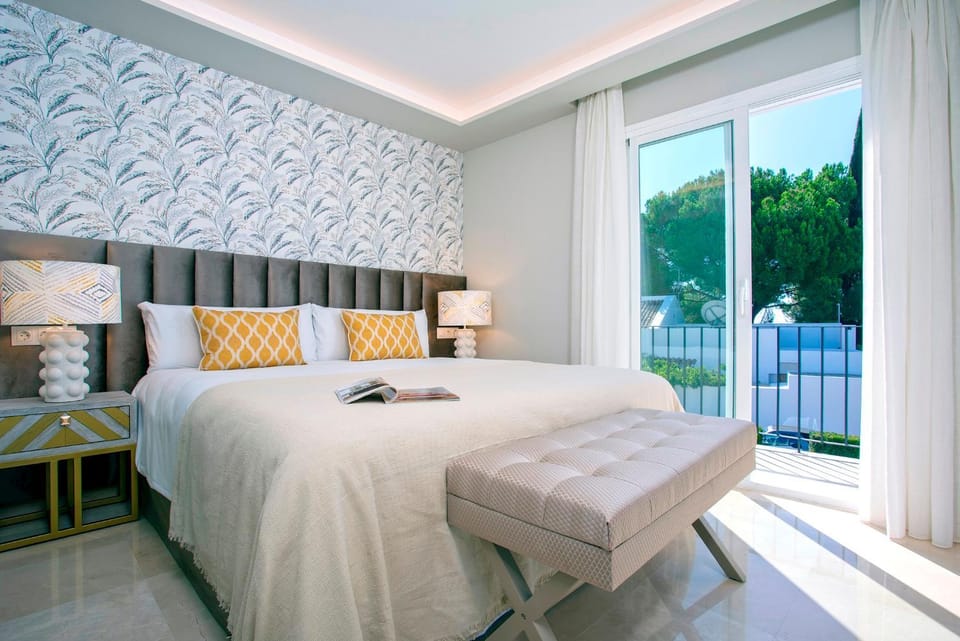 Bed, View (from property/room), Balcony/Terrace, Other, Photo of the whole room, Bedroom