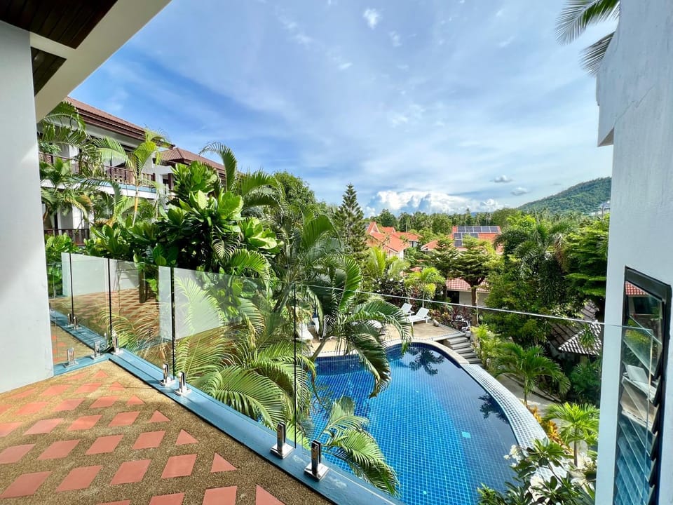 Property building, Spring, Day, Natural landscape, Balcony/Terrace, Mountain view, Pool view, Swimming pool, sunbed