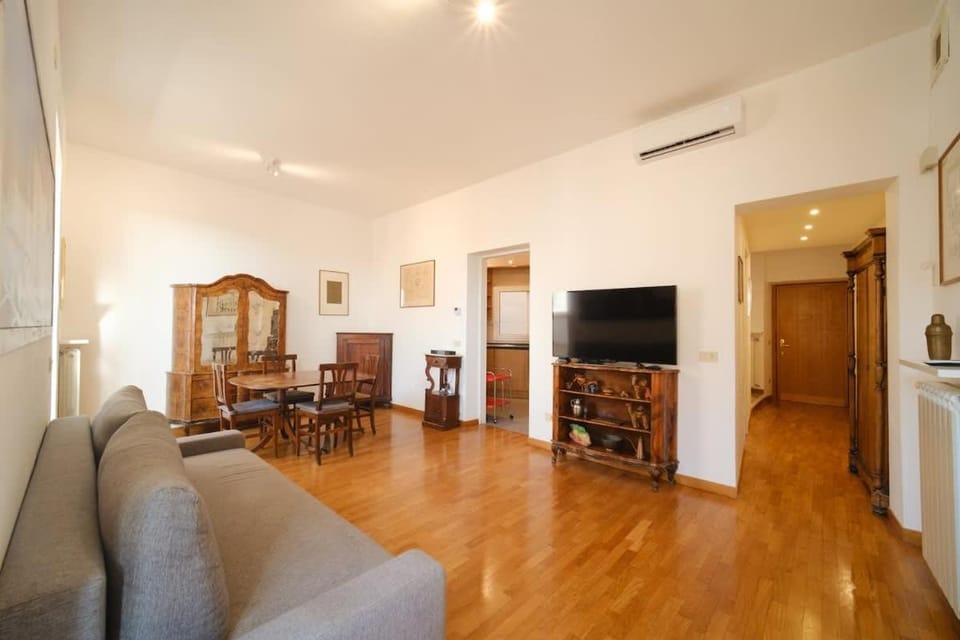 Gian's Trevi BuddyRent Apartment in Rome