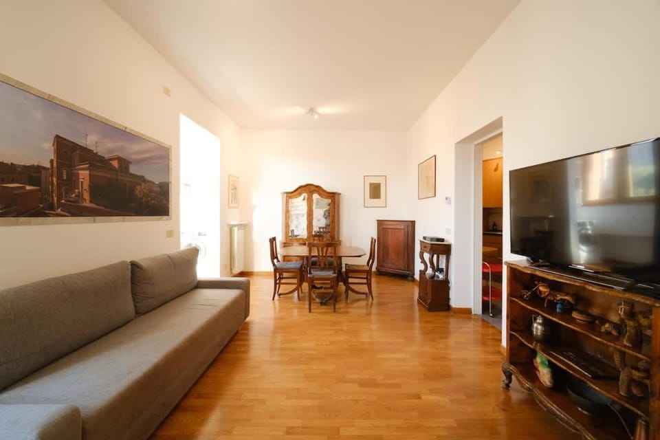 Gian's Trevi BuddyRent Apartment in Rome
