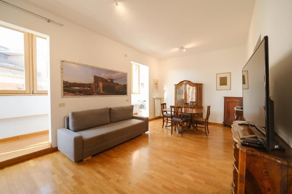 Gian's Trevi BuddyRent Apartment in Rome