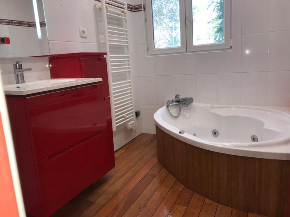 The countryside in the ocean at La Rochelle with your feet in the barn House in Nouvelle-Aquitaine