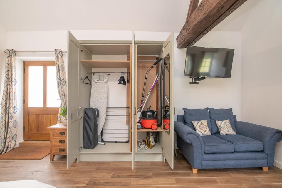 Charming Warwickshire Studio Apartment in Wychavon District