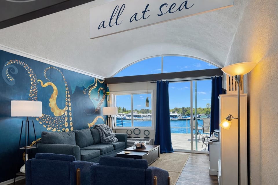 Living room, Lake view