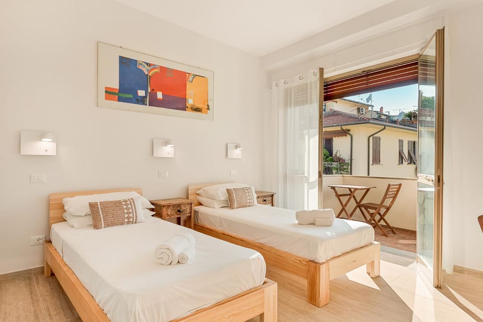 Bed, Balcony/Terrace, Photo of the whole room, Bedroom