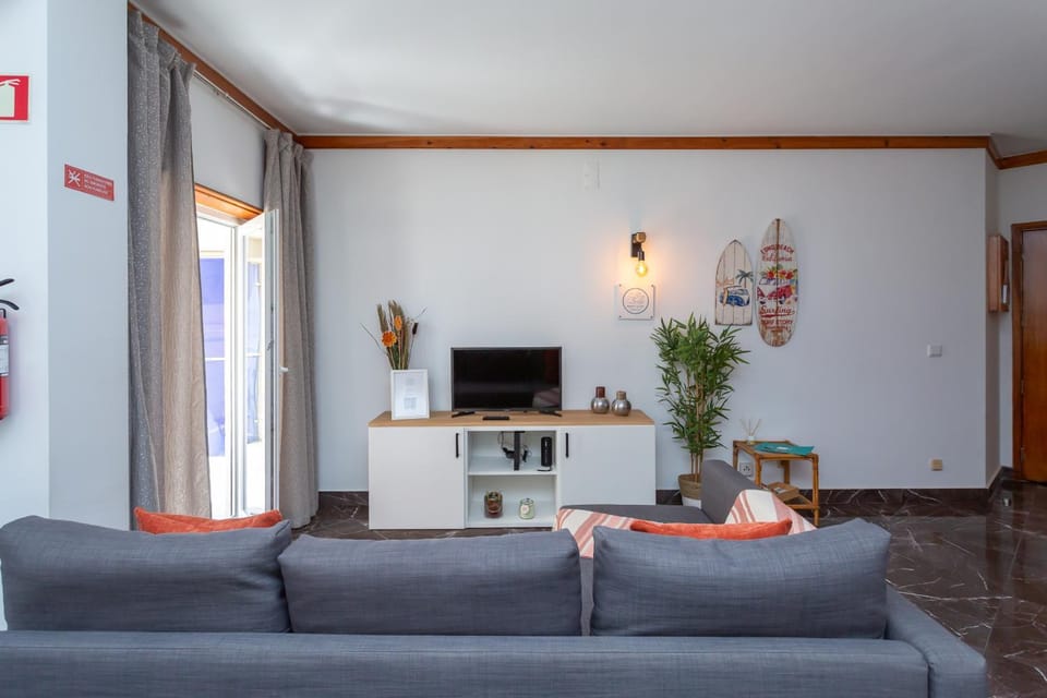 Communal lounge/ TV room, Living room