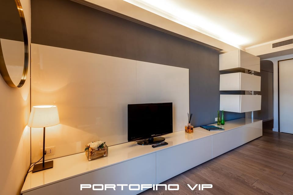 Communal lounge/ TV room, TV and multimedia
