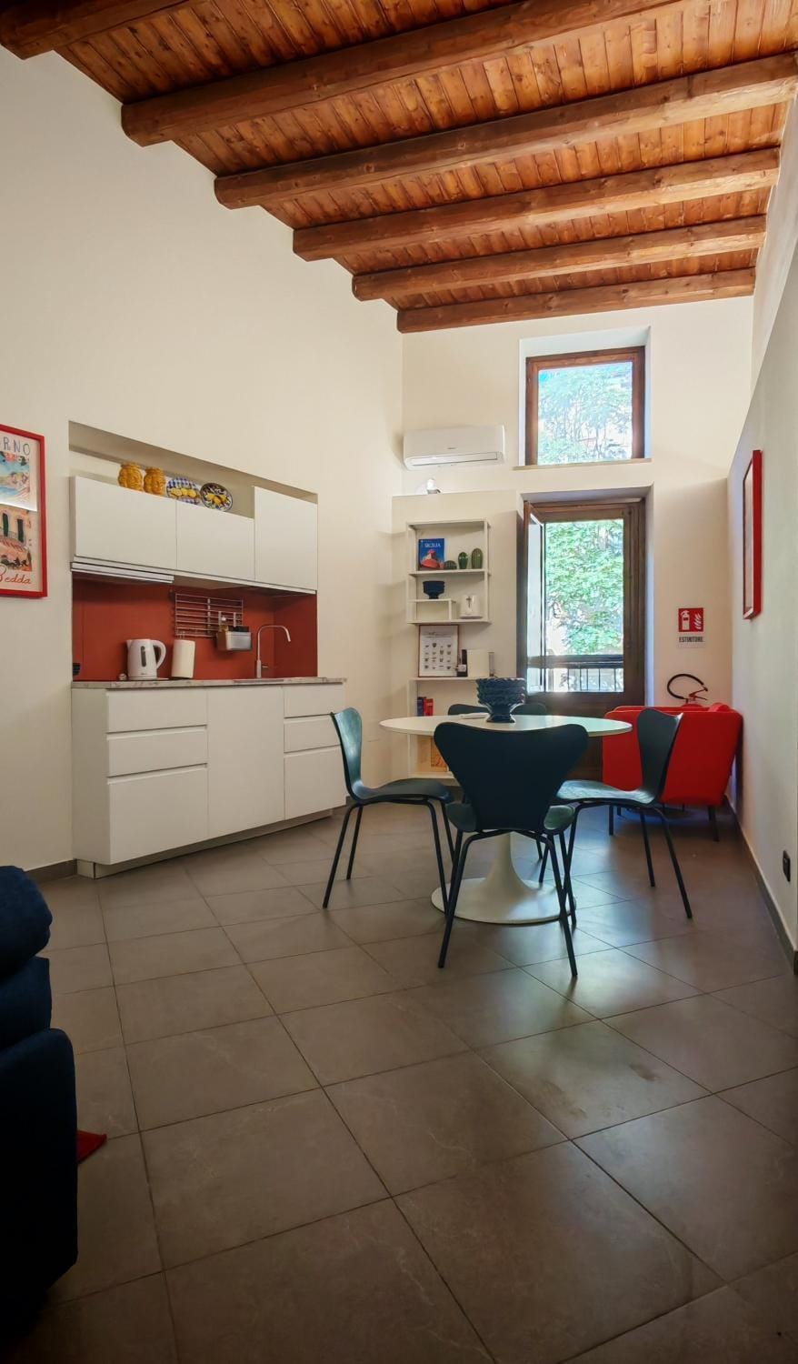 Table tennis, Kitchen or kitchenette, Seating area, Dining area