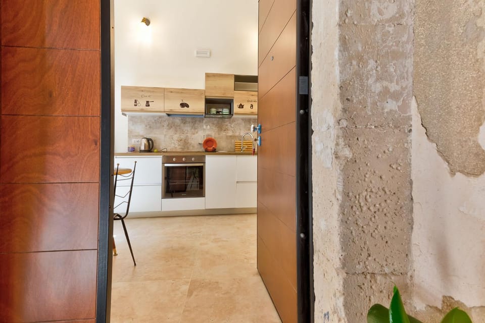 Kitchen or kitchenette, oven, stove