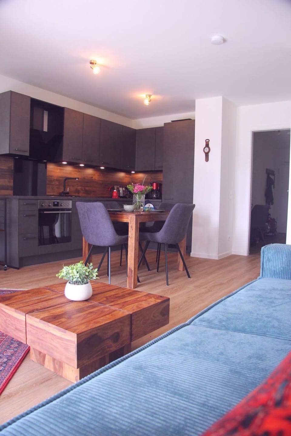 Kitchen or kitchenette, Living room