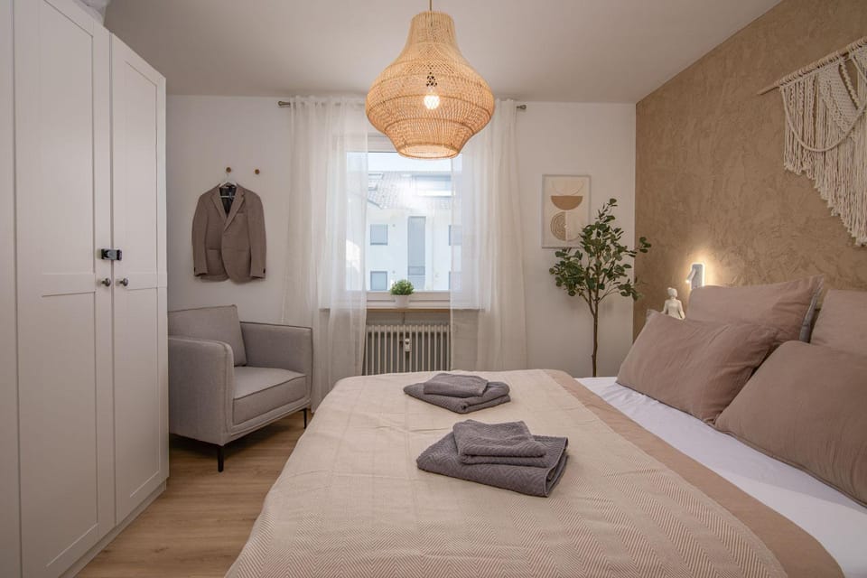 Bedroom, towels, towels