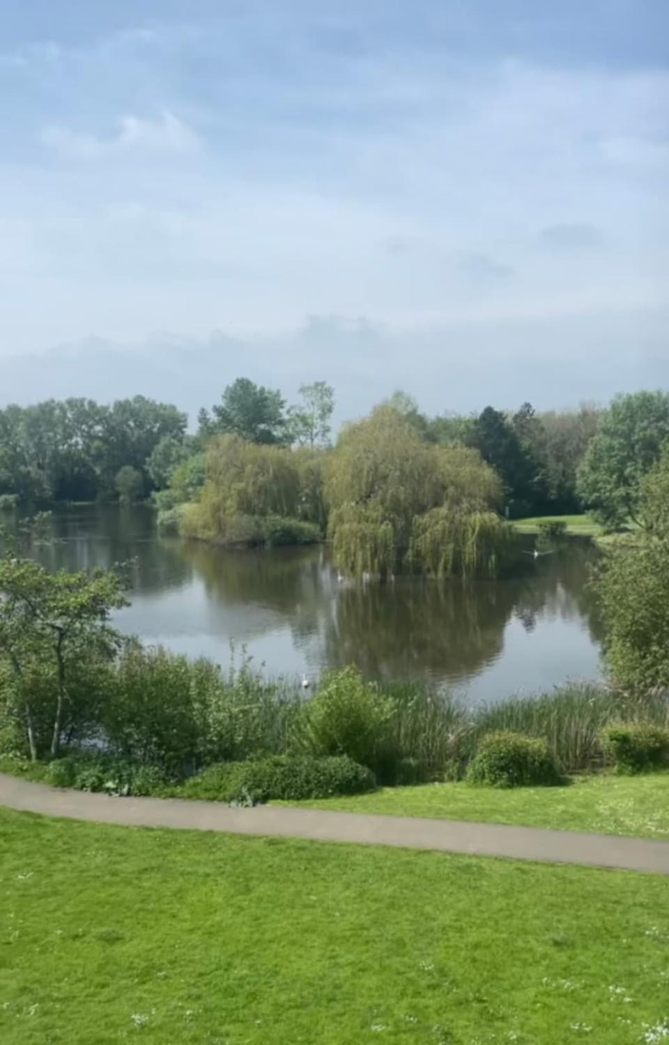 Lake view full apartment Apartment in Aylesbury