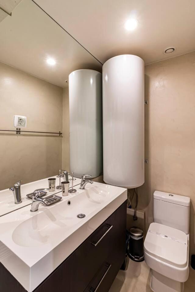 3 Bedrooms and Premium Location in Chiado Apartment in Lisbon