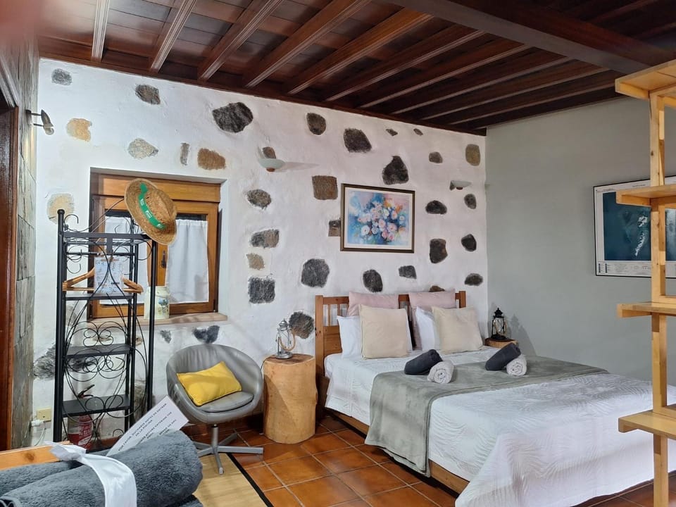 Bed, Photo of the whole room