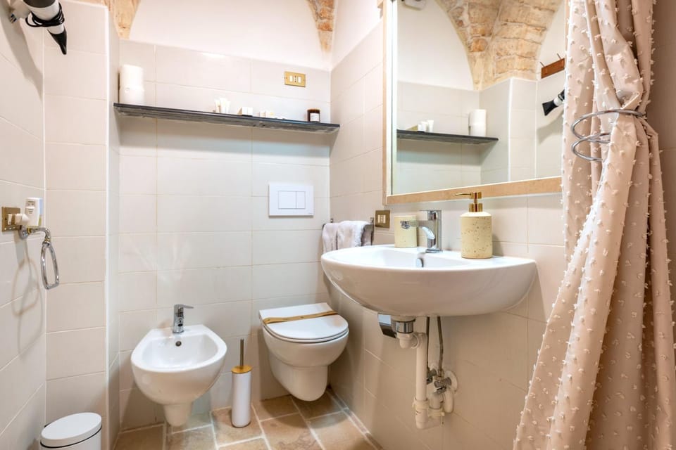 Bathroom, Living room
