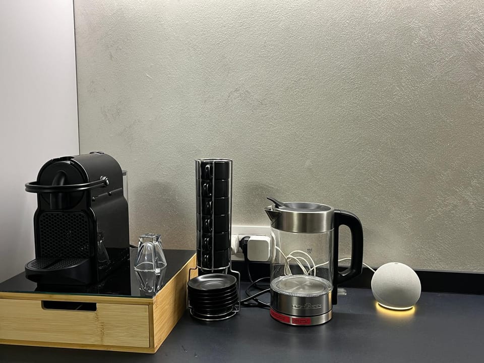 Coffee/tea facilities, Kitchen or kitchenette