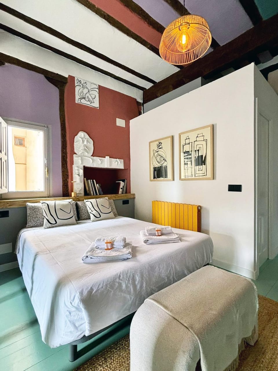 Bed, Photo of the whole room, Bedroom, towels