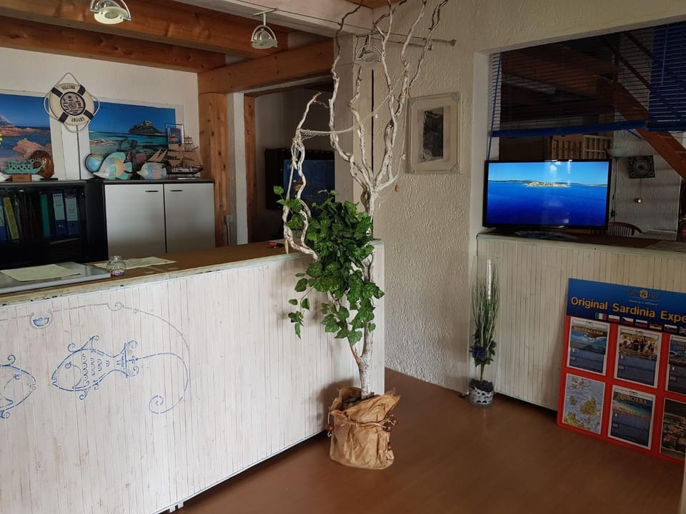 Kitchen or kitchenette, Lobby or reception