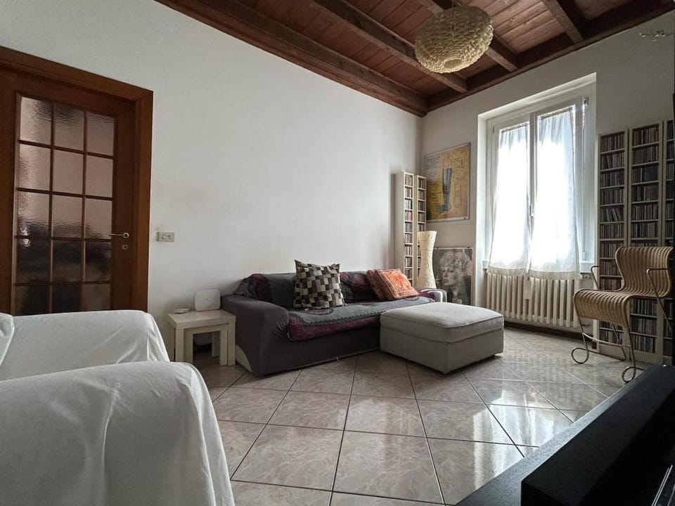 Living room, Photo of the whole room, Seating area, internet