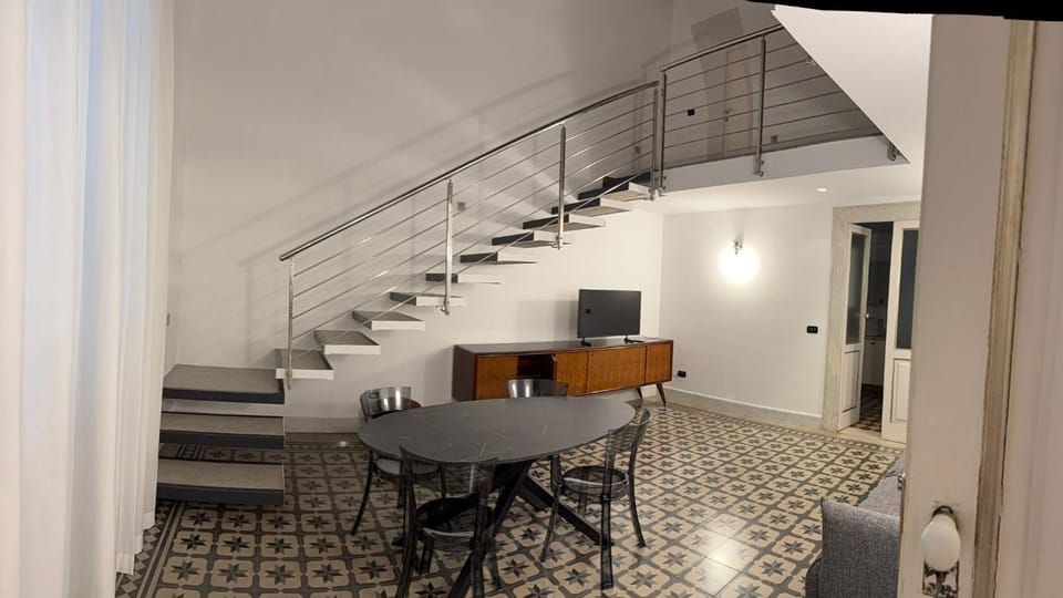 HomeHouseOne Apartment in Bari