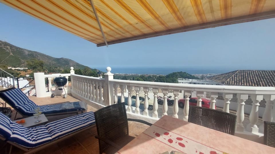 Day, View (from property/room), Balcony/Terrace, Balcony/Terrace, Seating area, Dining area, Mountain view, Sea view