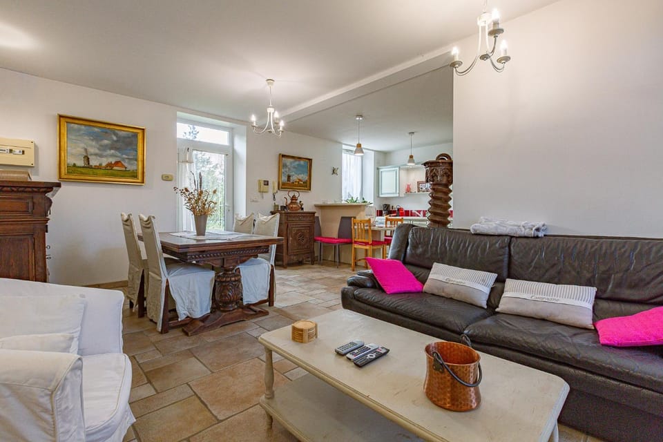 Property building, Living room