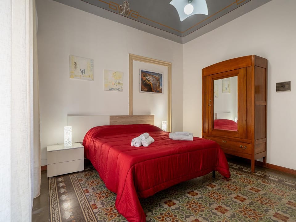 Bed, Photo of the whole room, Bedroom, wardrobe