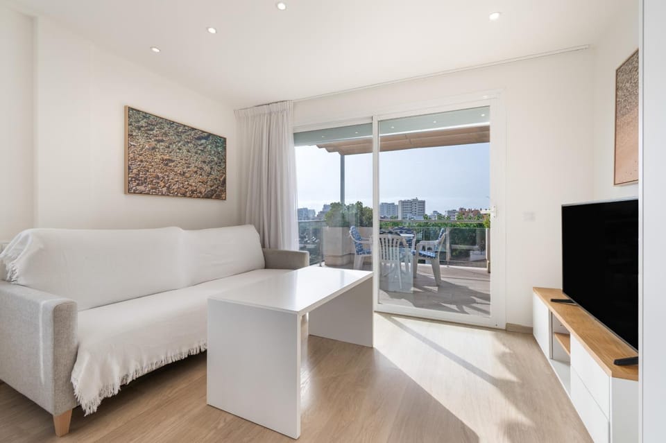 Apartamento las palmeras 2 Planta 3 Apartment in Carrer sa Figuera