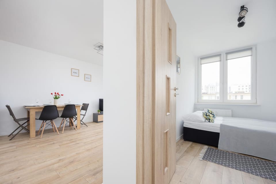 Bed, Living room, Photo of the whole room, Seating area, Dining area, Bedroom