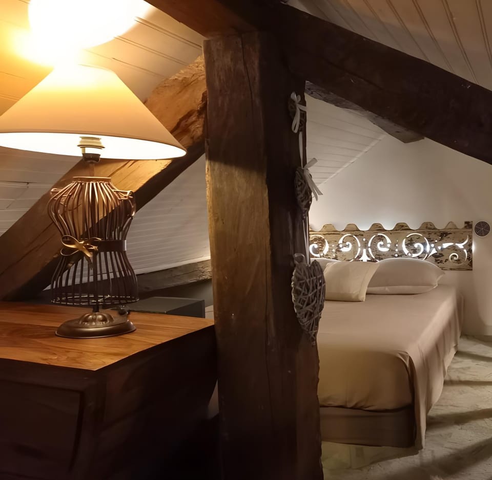 Property building, Living room, Bedroom