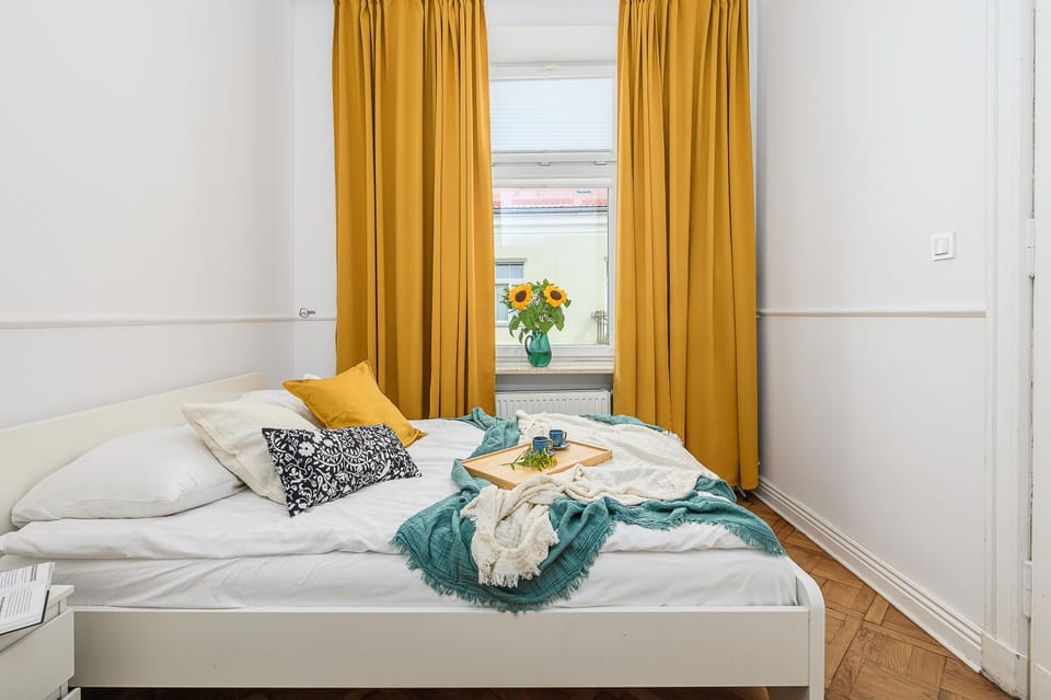 Bed, Seating area, Bedroom, towels