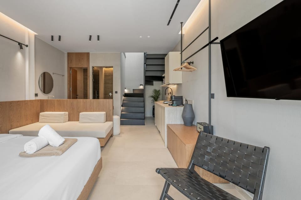 Bed, TV and multimedia, Photo of the whole room, Bedroom