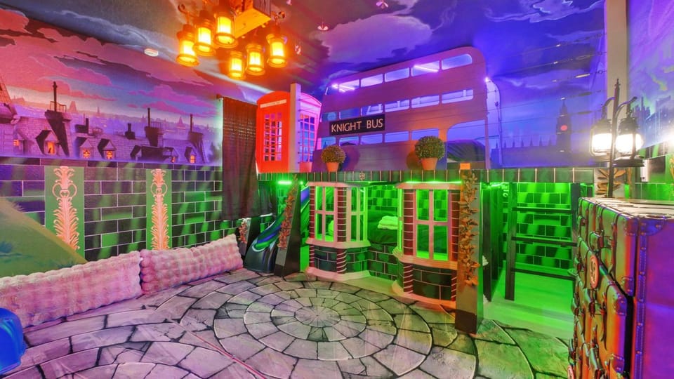 9 Bedroom 5 Bathroom Villa Immersive Activities Arcade Theatre Sleeps 24 House in Four Corners
