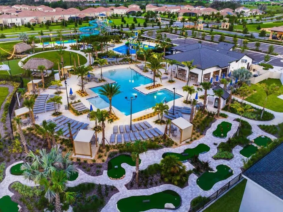 Luxury 9 Bedroom 5 Bath Villa Arcade Theatre Pool 2 Free Waterparks House in Four Corners